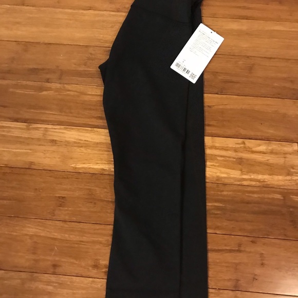 lululemon NWT Black wunder under crops mid rise 4 - Picture 7 of 7
